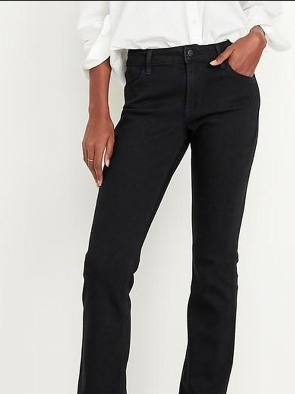 Classic Black Women's Straight Jeans - Timeless Fit